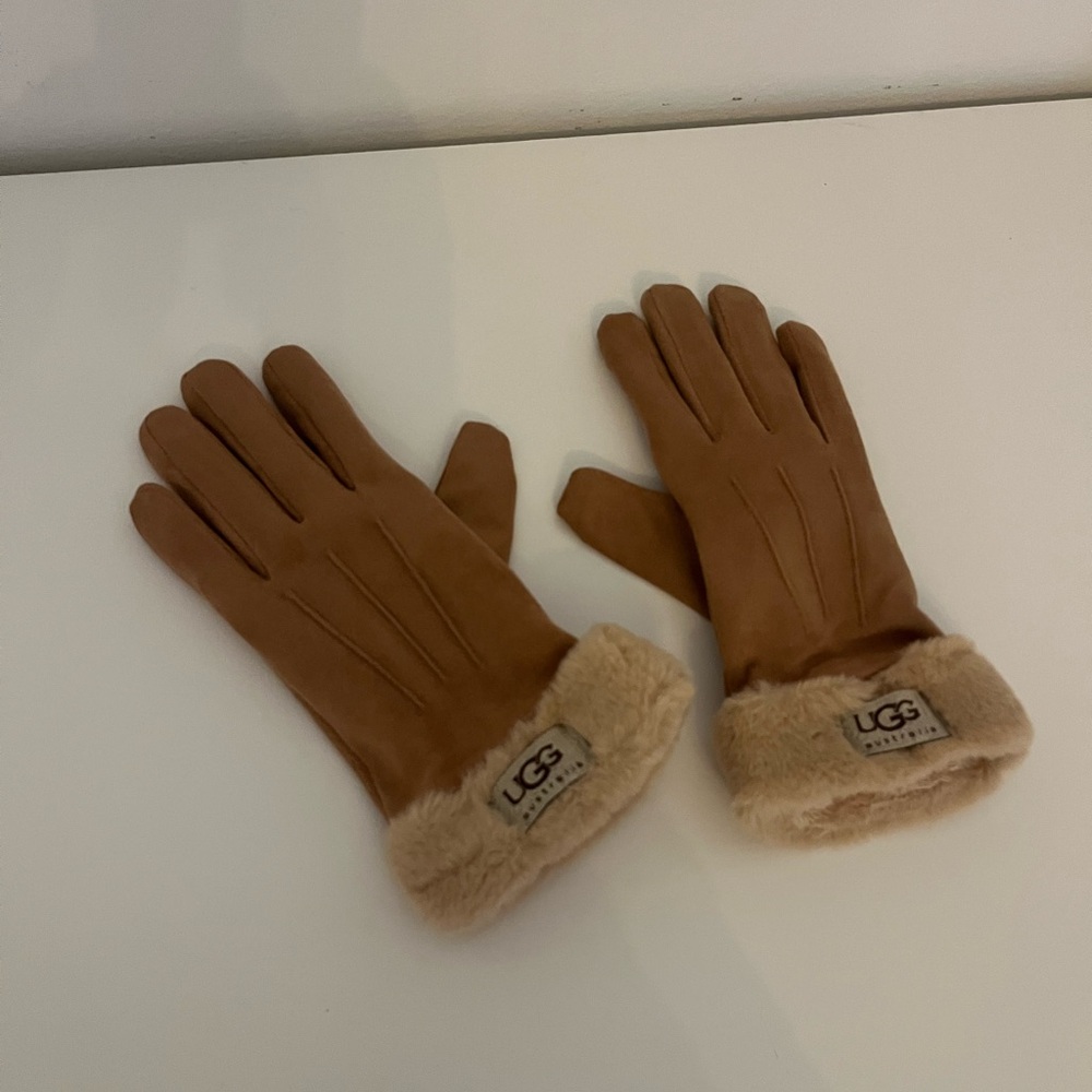 Ugg gloves